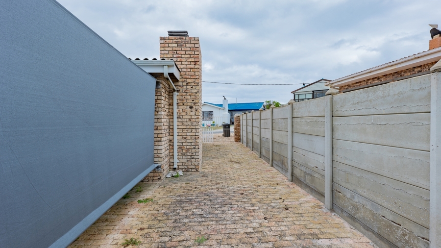 3 Bedroom Property for Sale in Struisbaai Western Cape